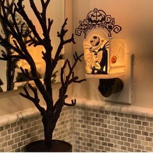 Scentsy mini warmer “Nightmare before Christmas” Brand new in package!!